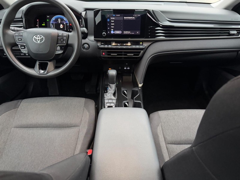Toyota Camry Vehicle Image 12