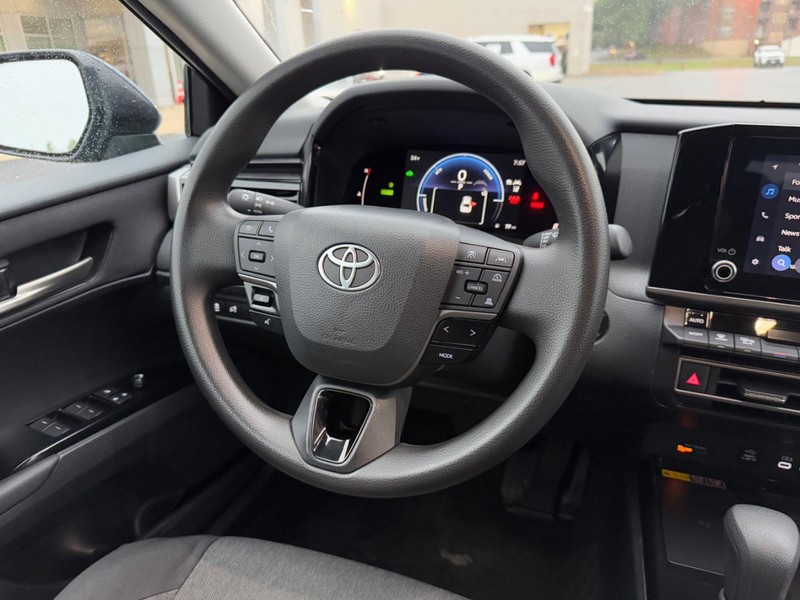 Toyota Camry Vehicle Image 13