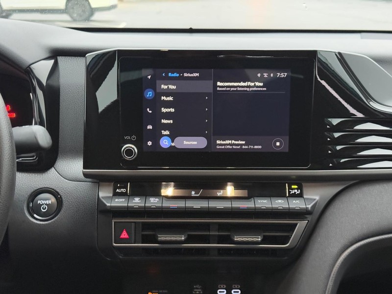 Toyota Camry Vehicle Image 14