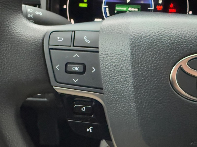 Toyota Camry Vehicle Image 17