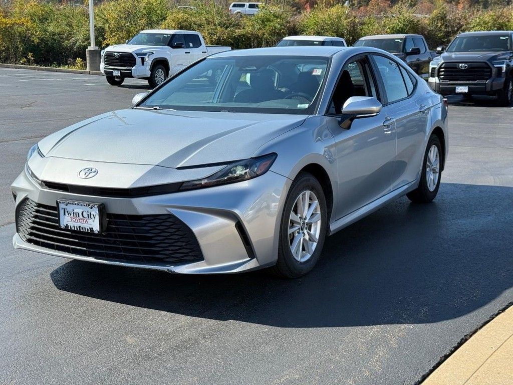 Toyota Camry Vehicle Image 8