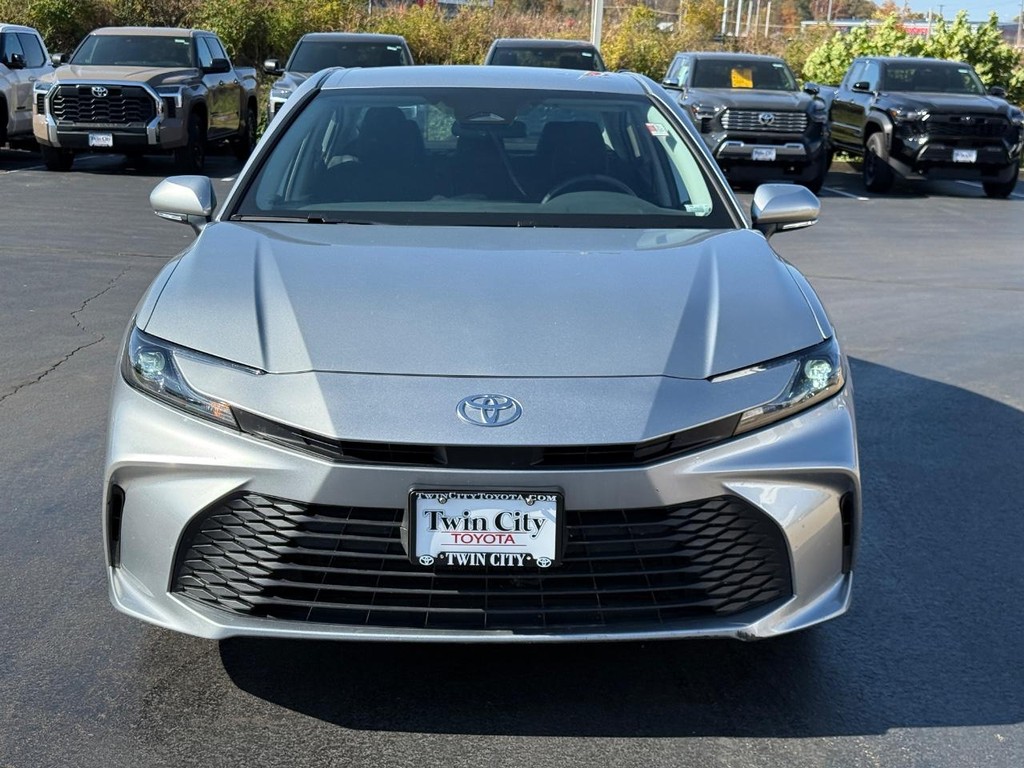 Toyota Camry Vehicle Image 9