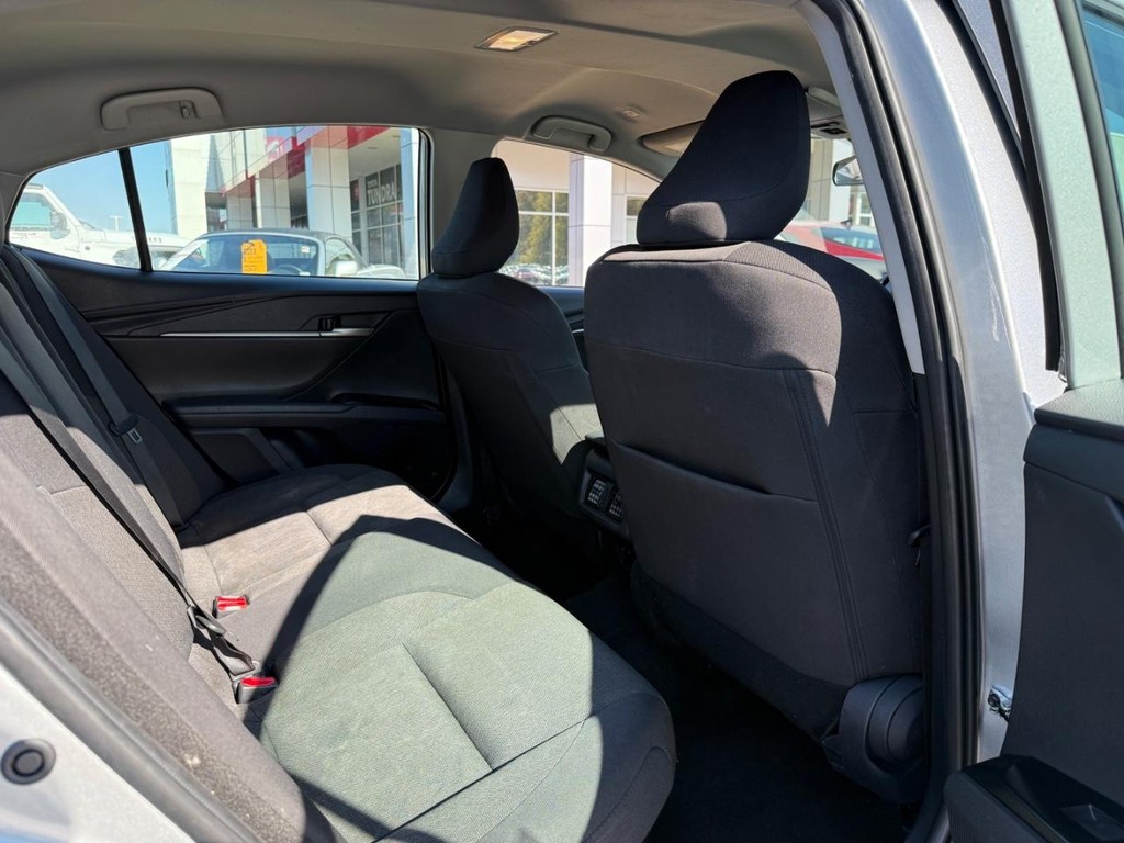 Toyota Camry Vehicle Image 10