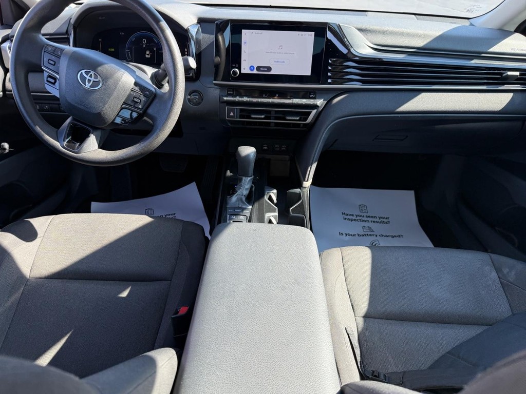 Toyota Camry Vehicle Image 11