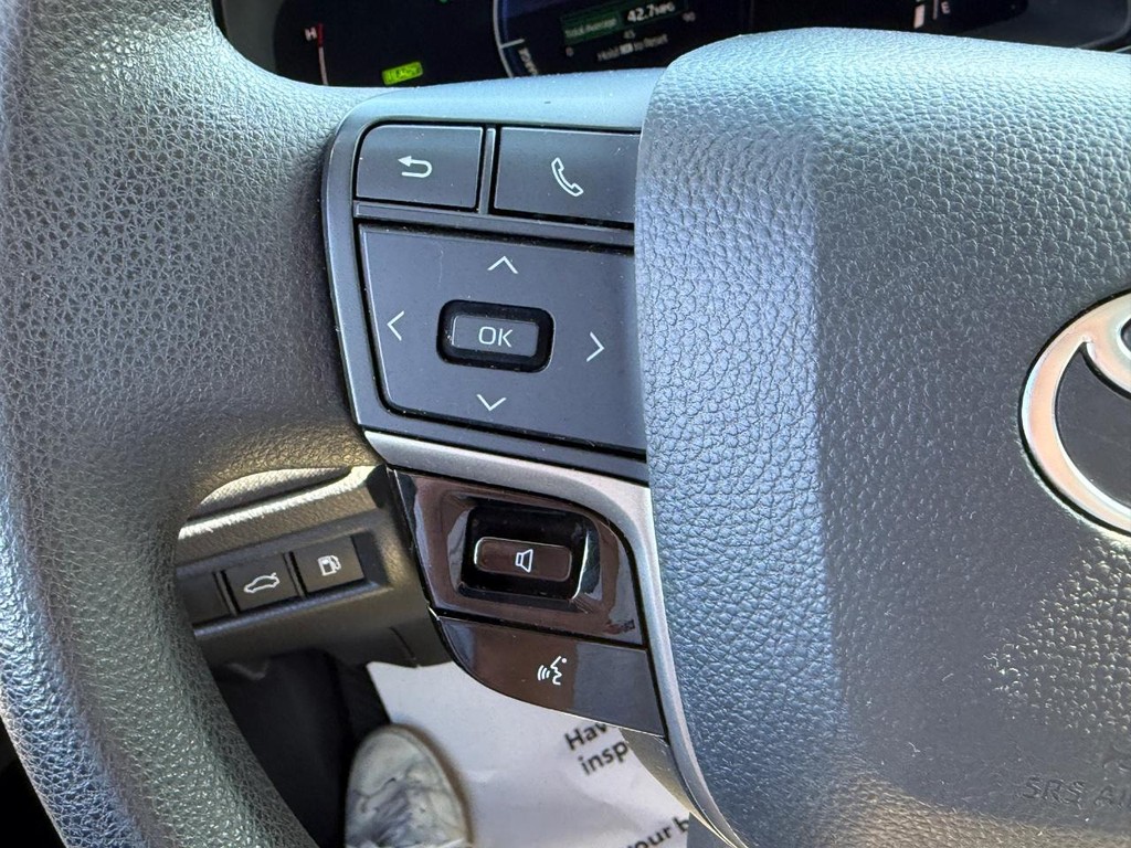 Toyota Camry Vehicle Image 15