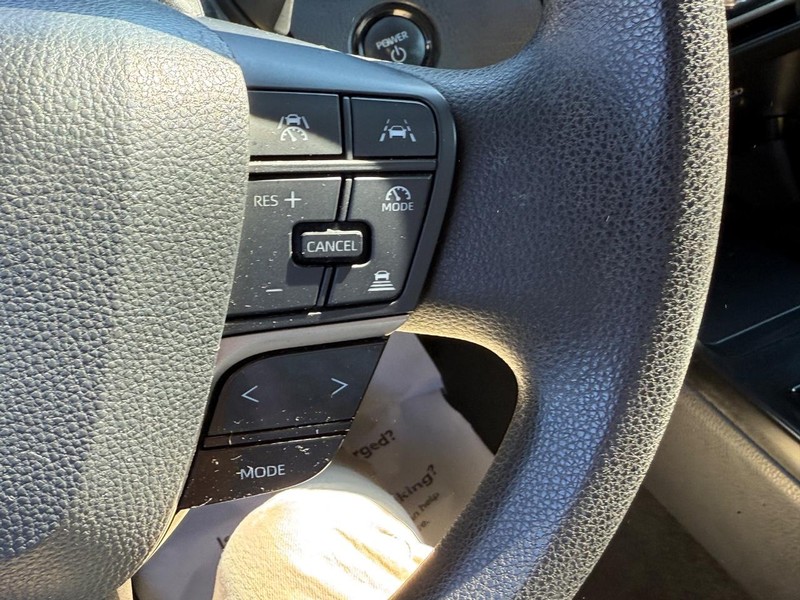 Toyota Camry Vehicle Image 16