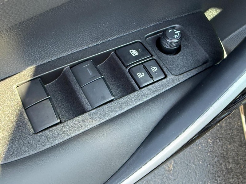 Toyota Corolla Vehicle Image 10