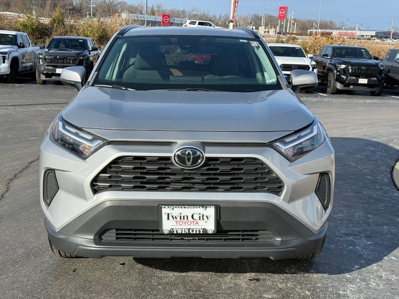 Toyota RAV4 Vehicle Image 10