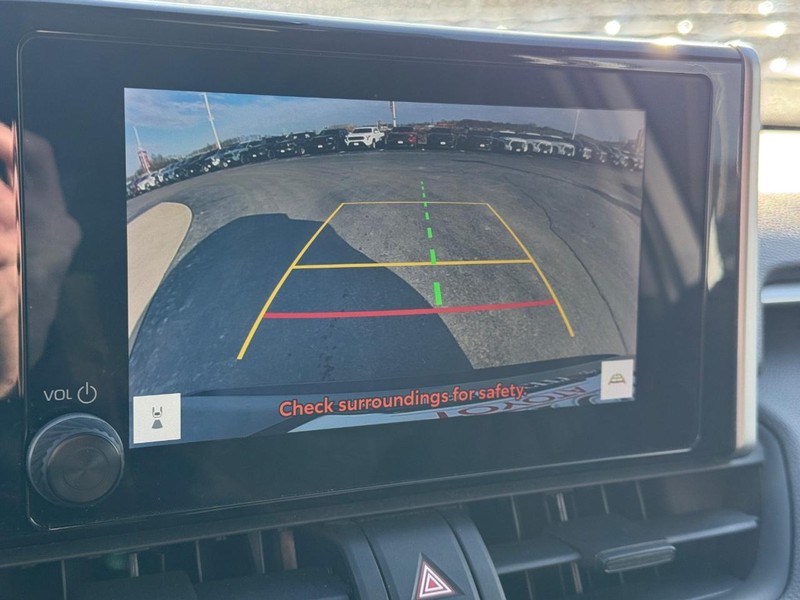 Toyota RAV4 Vehicle Image 21