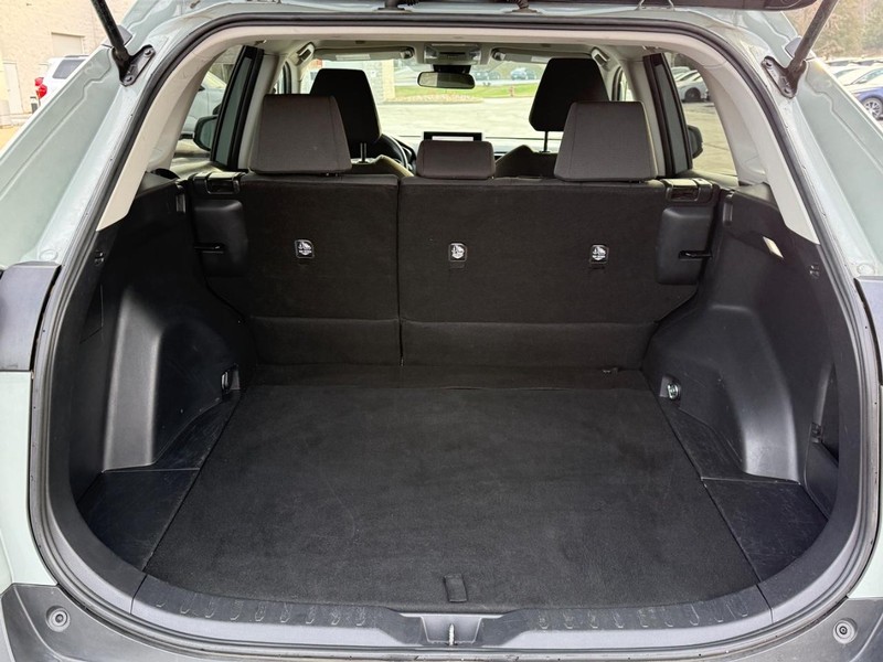 Toyota RAV4 Vehicle Image 4