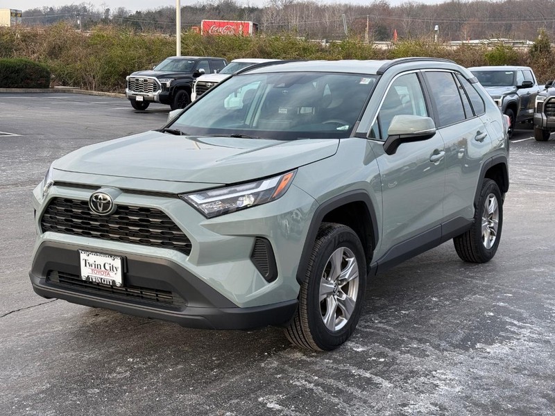 Toyota RAV4 Vehicle Image 9