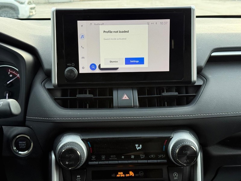 Toyota RAV4 Vehicle Image 14