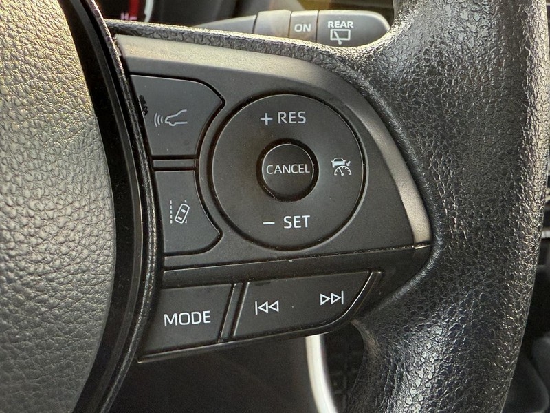 Toyota RAV4 Vehicle Image 18