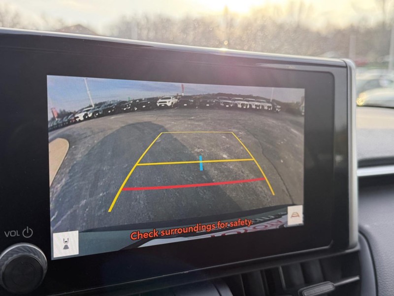 Toyota RAV4 Vehicle Image 21