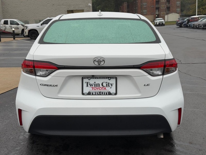 Toyota Corolla Vehicle Image 4