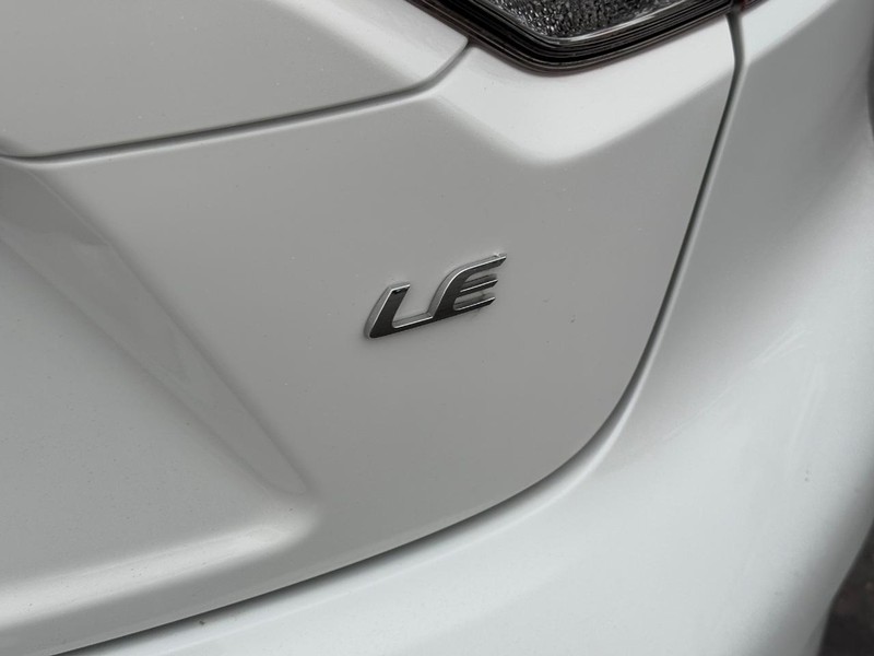 Toyota Corolla Vehicle Image 5