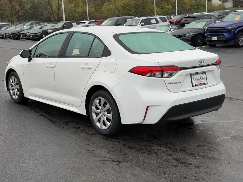 Toyota Corolla Vehicle Image 6