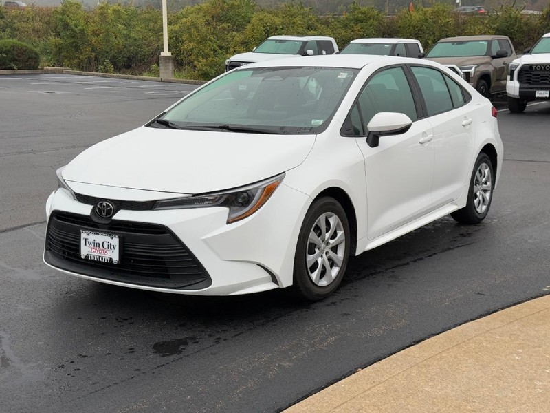 Toyota Corolla Vehicle Image 8