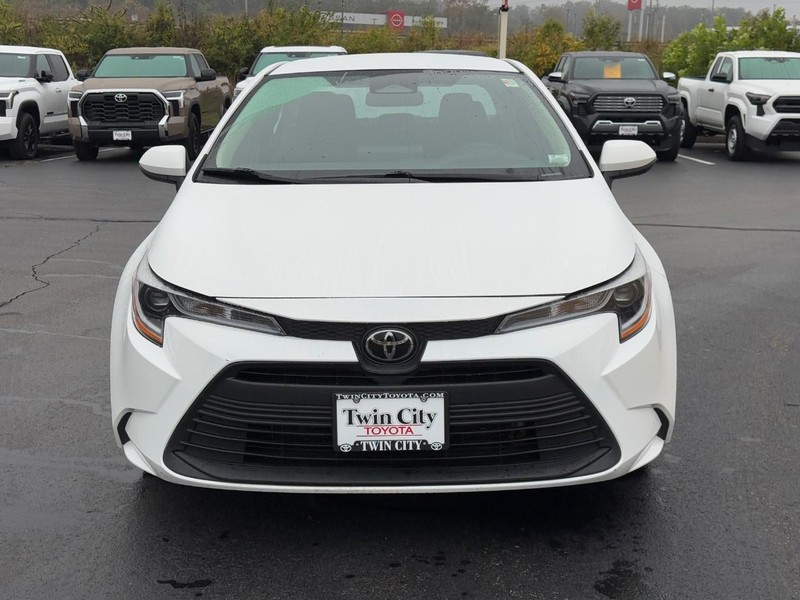 Toyota Corolla Vehicle Image 9