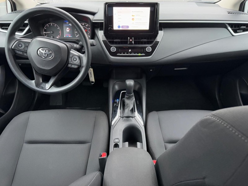 Toyota Corolla Vehicle Image 11