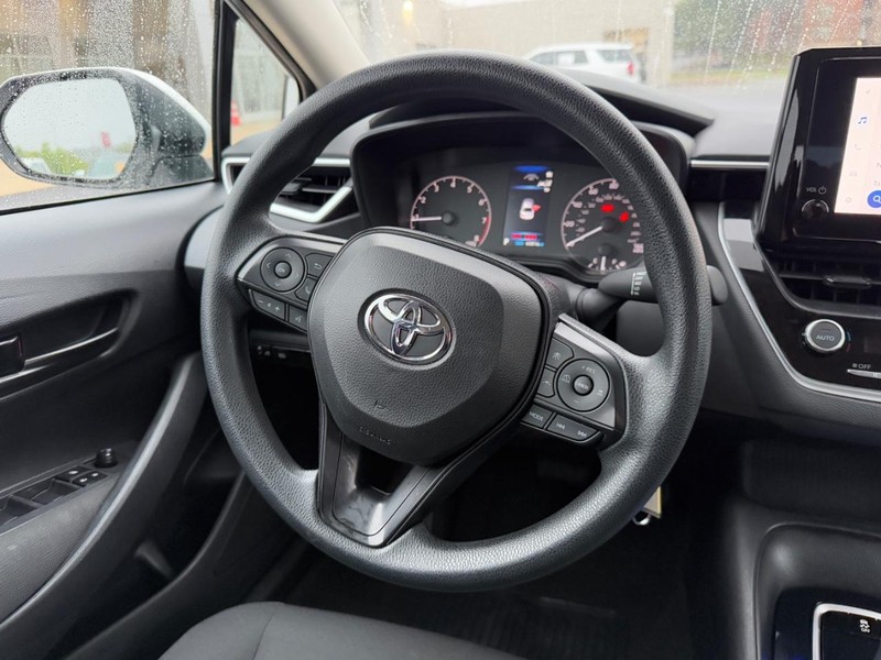 Toyota Corolla Vehicle Image 12