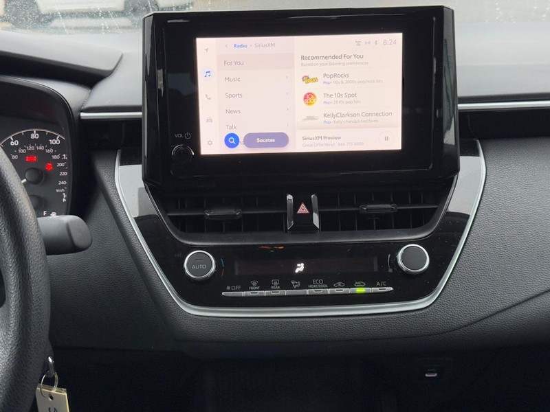 Toyota Corolla Vehicle Image 13