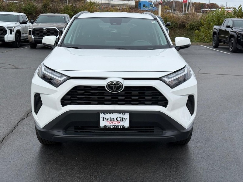 Toyota RAV4 Vehicle Image 10
