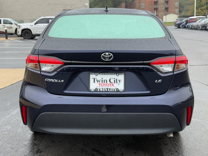 Toyota Corolla Vehicle Image 4