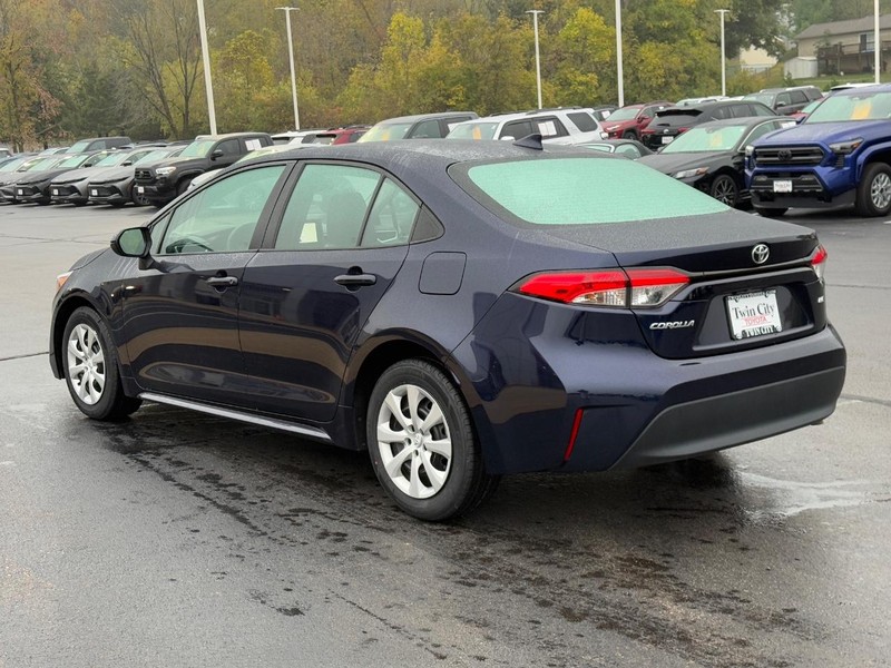 Toyota Corolla Vehicle Image 6
