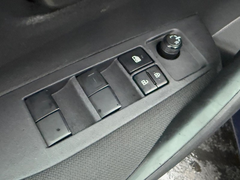 Toyota Corolla Vehicle Image 14