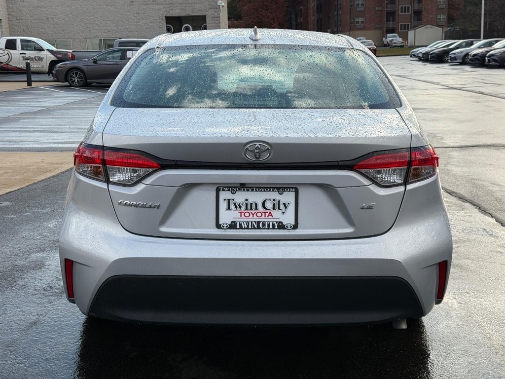 Toyota Corolla Vehicle Image 4