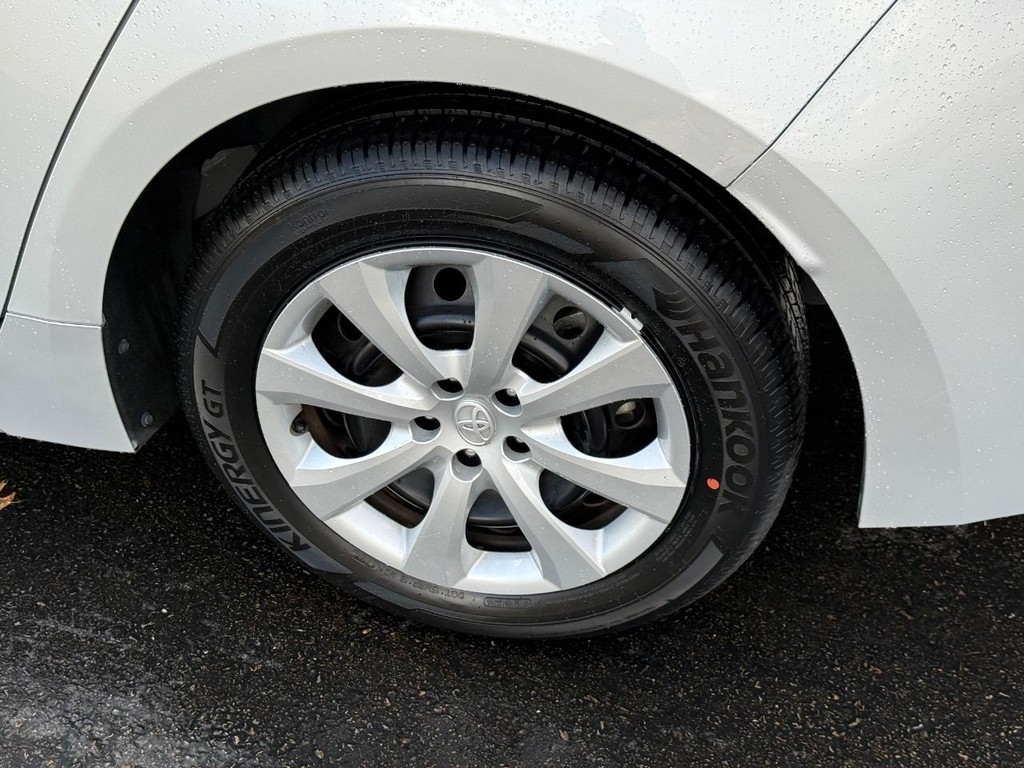 Toyota Corolla Vehicle Image 7