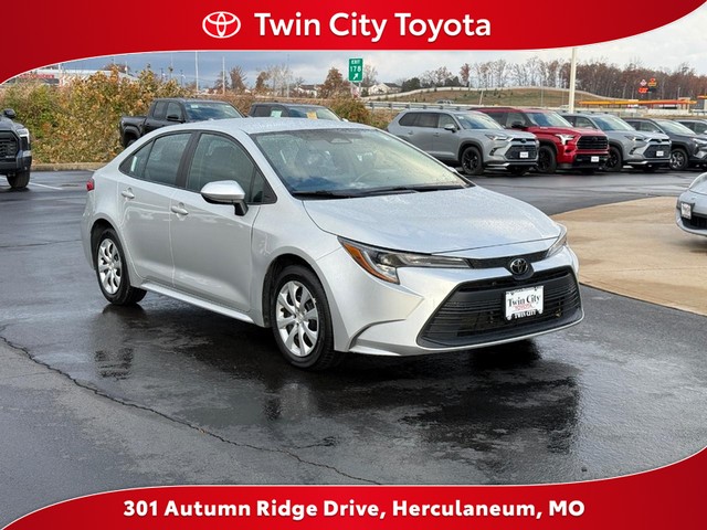 2024 Toyota Corolla LE's photo