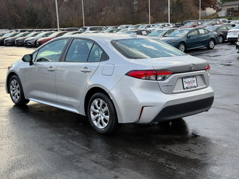 Toyota Corolla Vehicle Image 6