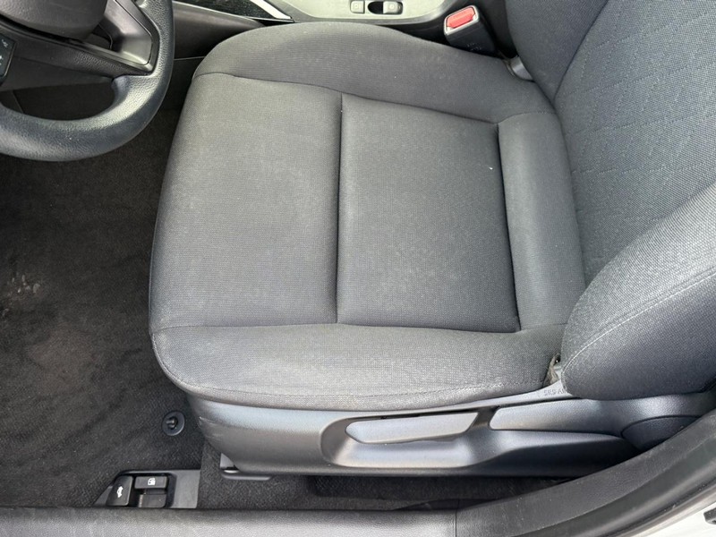 Toyota Corolla Vehicle Image 15