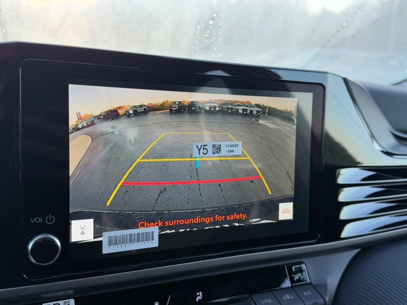 Toyota Camry Vehicle Image 15