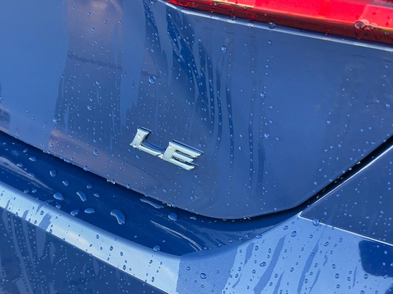 Toyota Camry Vehicle Image 4