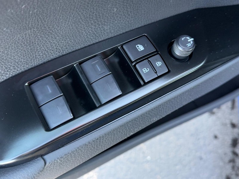 Toyota Camry Vehicle Image 10