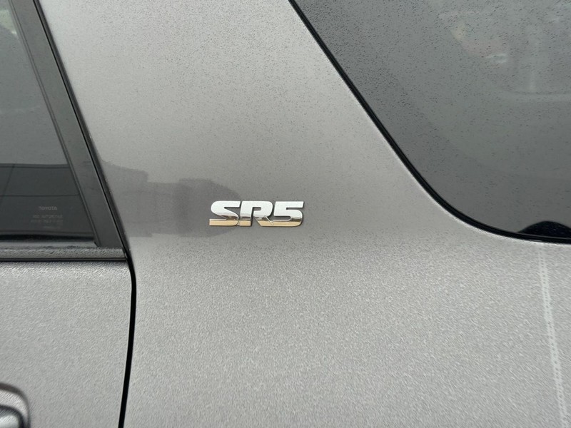 Toyota 4Runner Vehicle Image 8