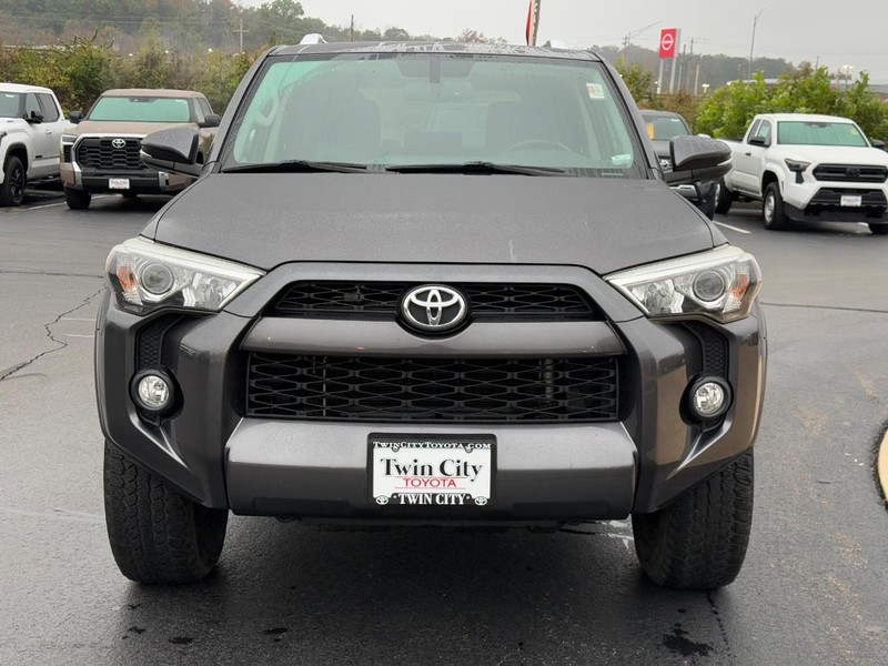 Toyota 4Runner Vehicle Image 10