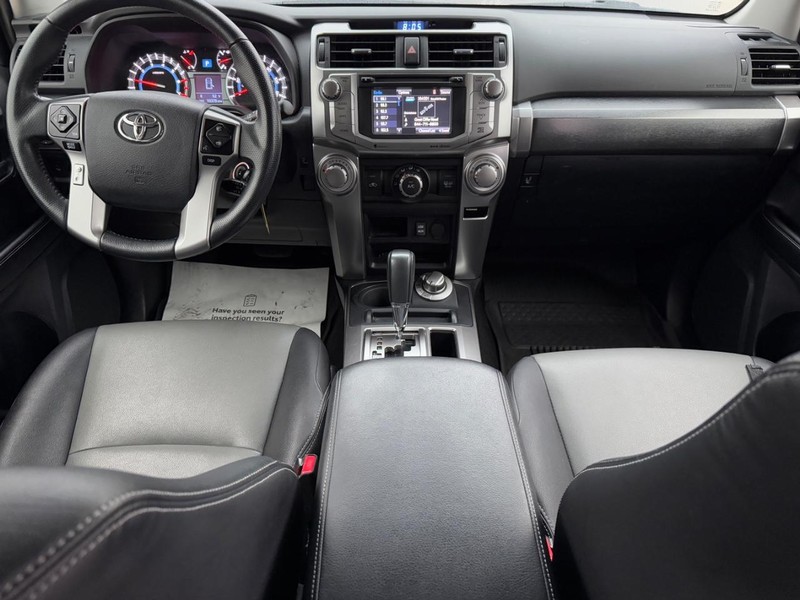 Toyota 4Runner Vehicle Image 12