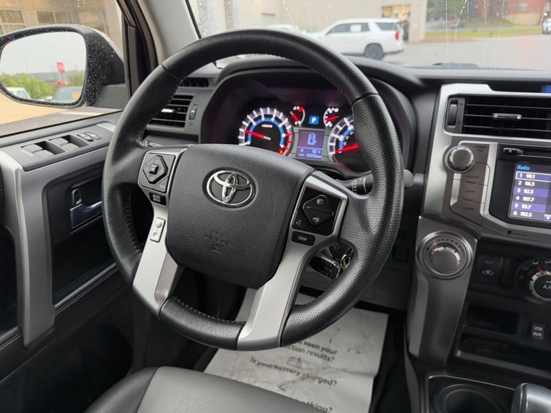 Toyota 4Runner Vehicle Image 13