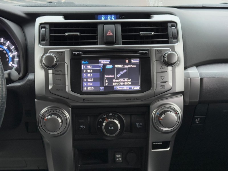 Toyota 4Runner Vehicle Image 14