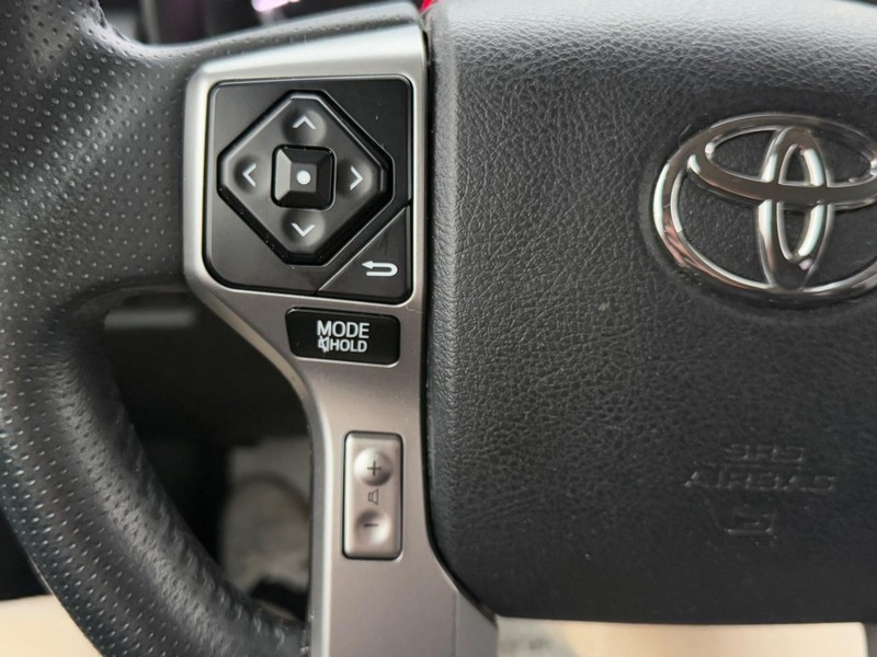Toyota 4Runner Vehicle Image 17