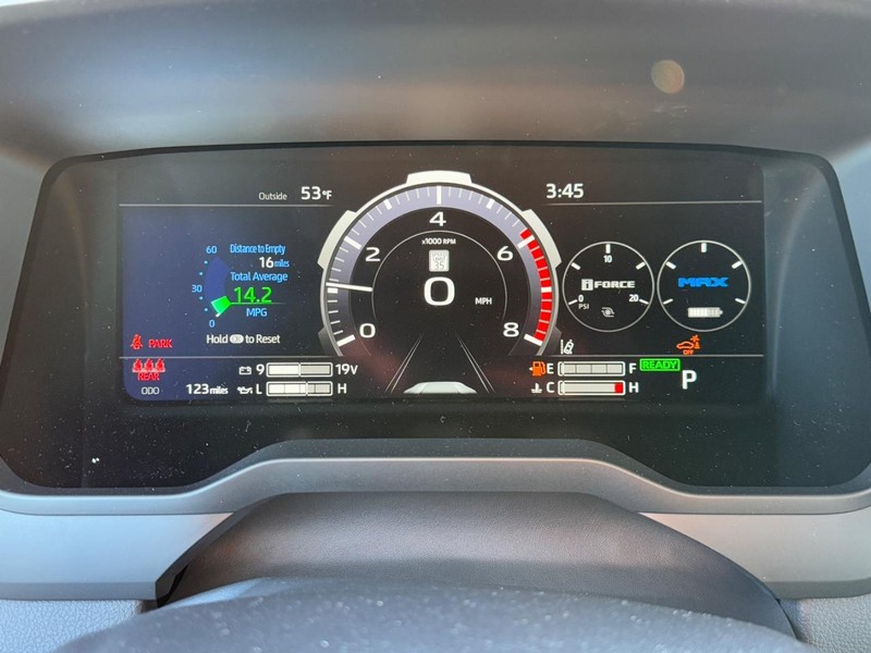 Toyota Tundra 4WD Vehicle Image 15