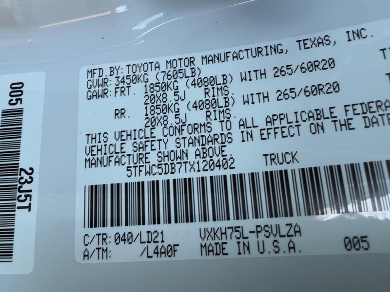 Toyota Tundra 4WD Vehicle Image 18