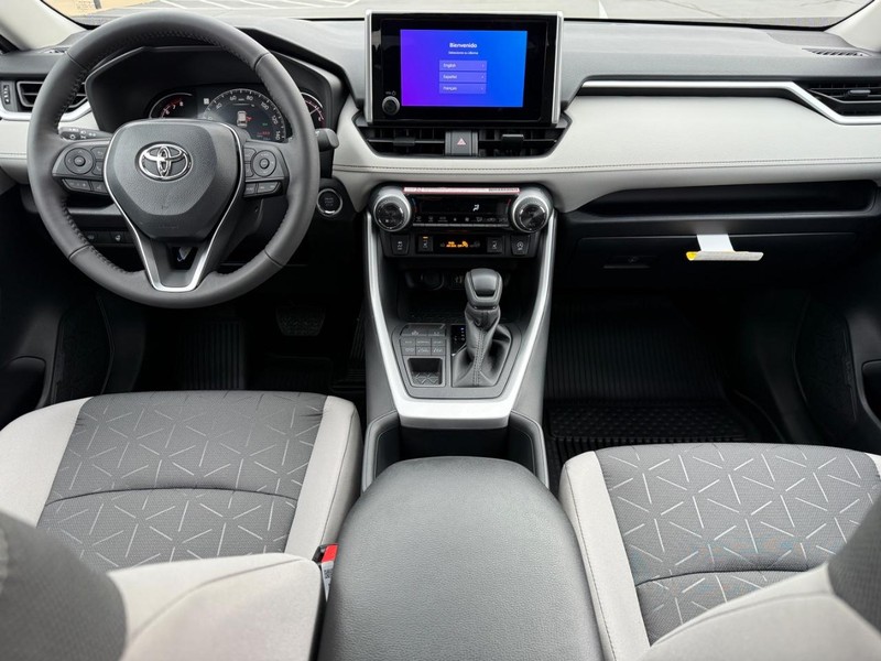 Toyota RAV4 Vehicle Image 7