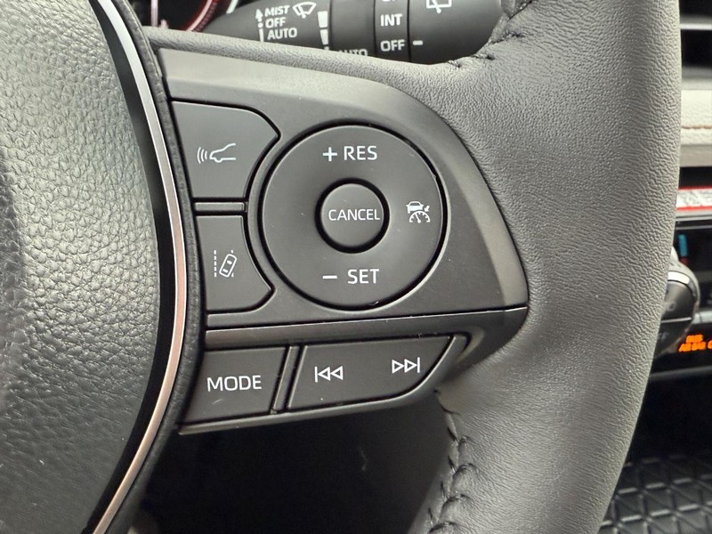 Toyota RAV4 Vehicle Image 13