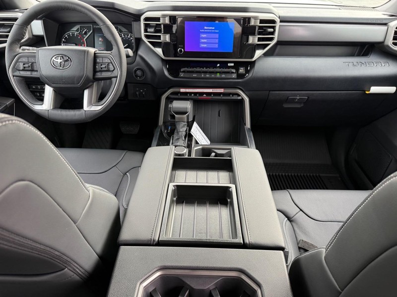 Toyota Tundra 4WD Vehicle Image 7