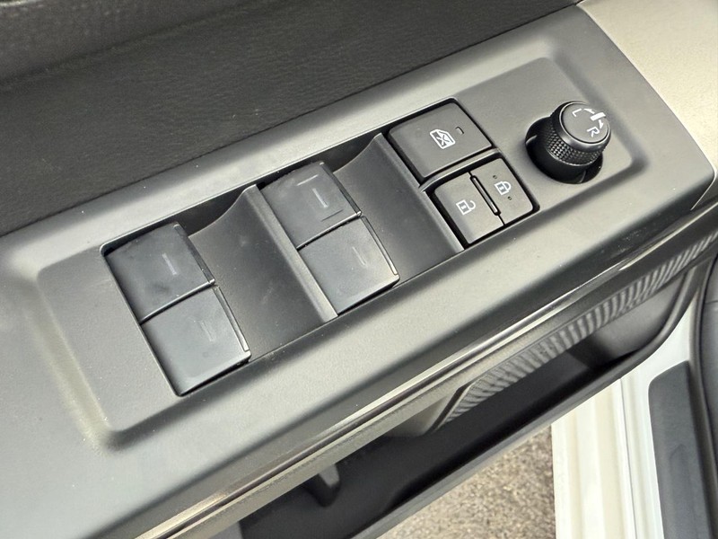 Toyota Tundra 4WD Vehicle Image 10